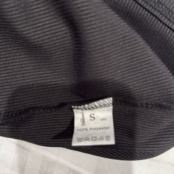 NWOT Ruffle‎ Blouse - Picture 2 of 3
